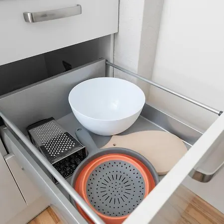 Sunny And Quiet Reval