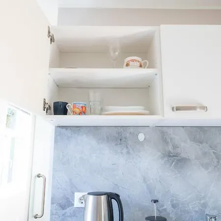 Апартаменты Sunny And Quiet