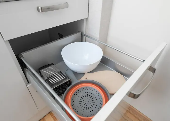 Sunny And Quiet タリン